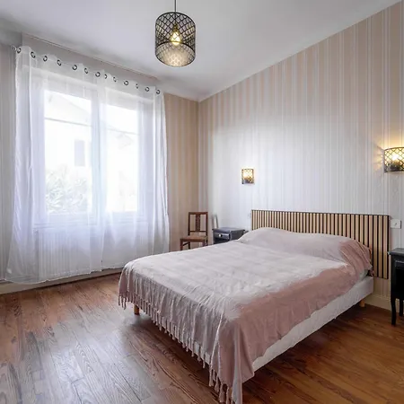 Maison Renovee A Pour 10 Pers. Avec Jardin Proche Ocean *